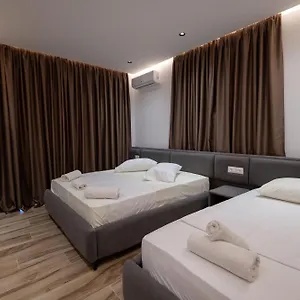 Rest Hour Hotel
