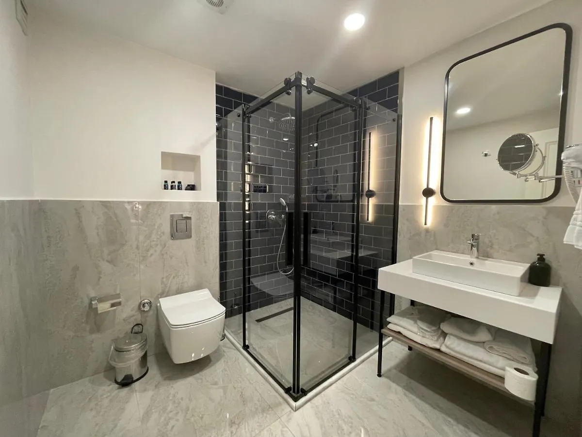 Mona Bosphorus Otel İstanbul 4*,
